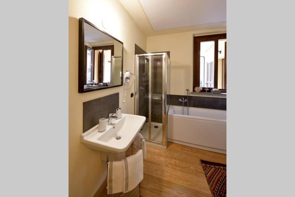 C-Rooms, Residenza Correggio Parma Eksteriør billede